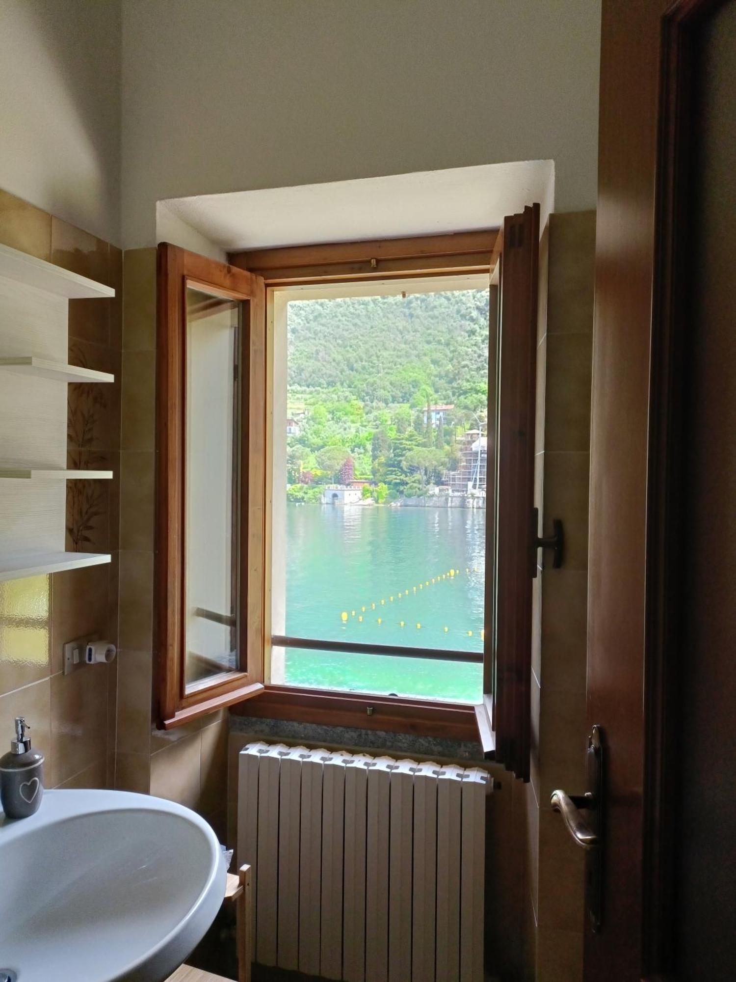 Riva Bianca Castle Holiday Home Lierna Exterior foto
